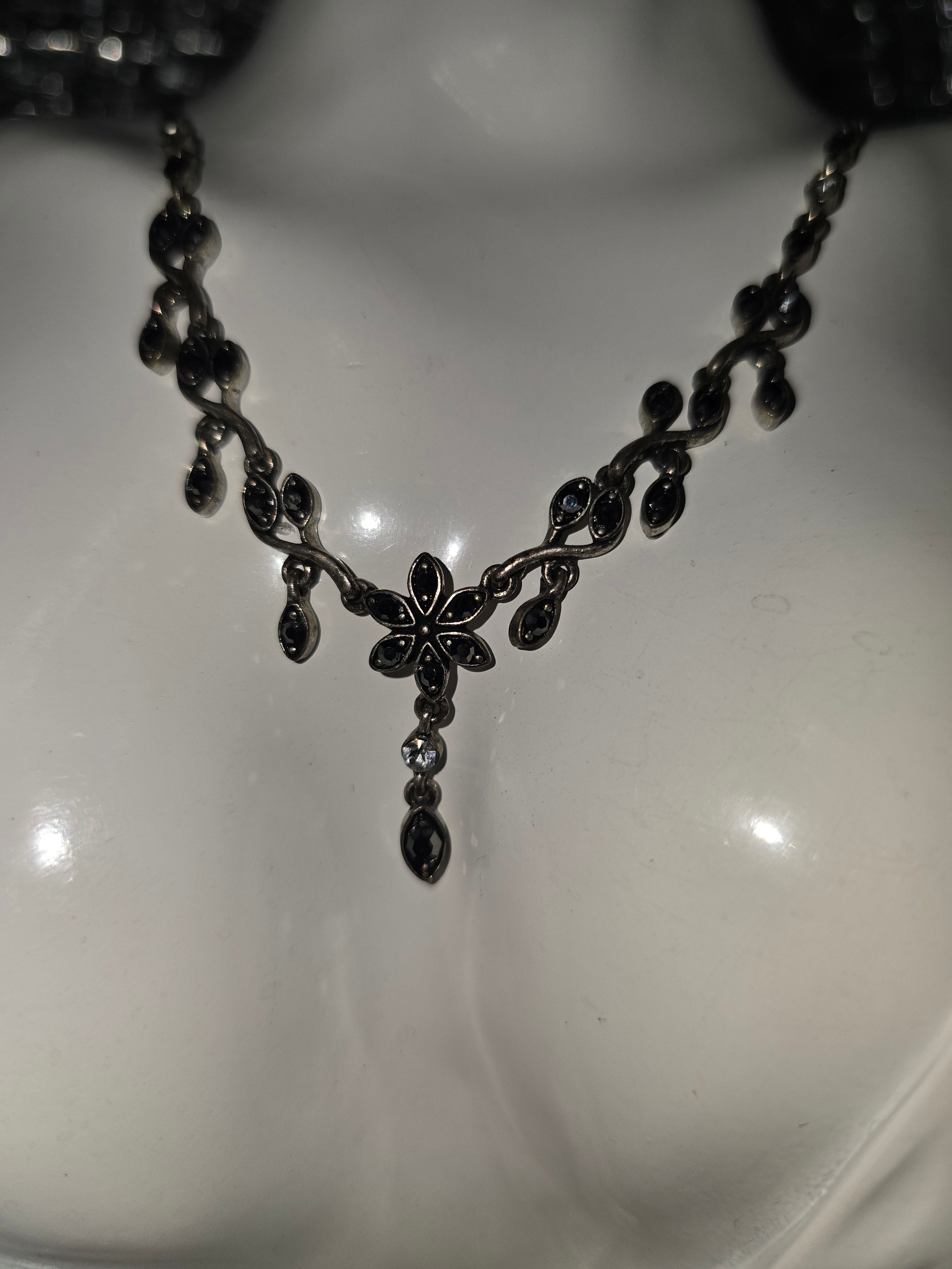 Metallic Rhinestone Drop Pendant Necklace